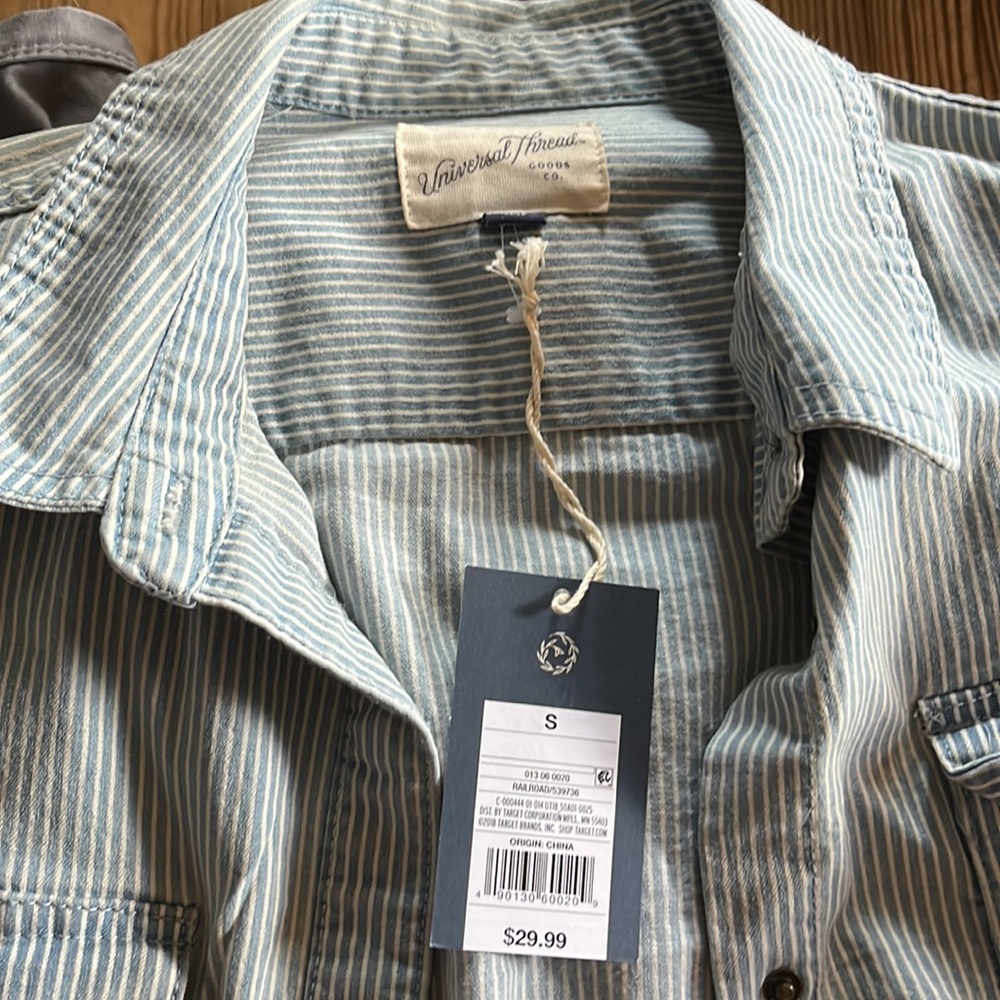 Universal Thread Jacket - Picture 2 of 4